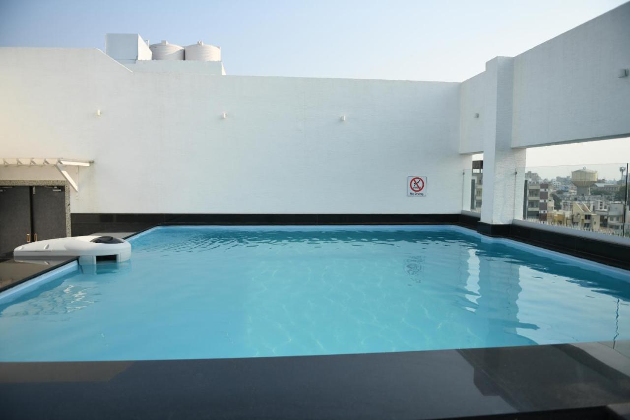 Hotel Blueivy Ānand Εξωτερικό φωτογραφία