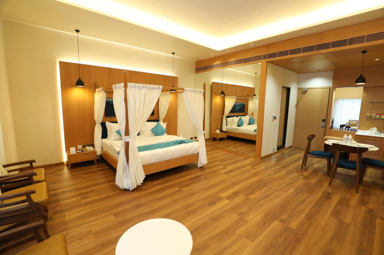Hotel Blueivy Ānand Εξωτερικό φωτογραφία