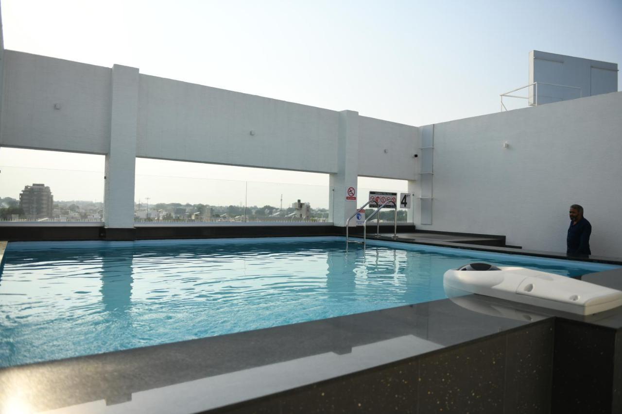 Hotel Blueivy Ānand Εξωτερικό φωτογραφία