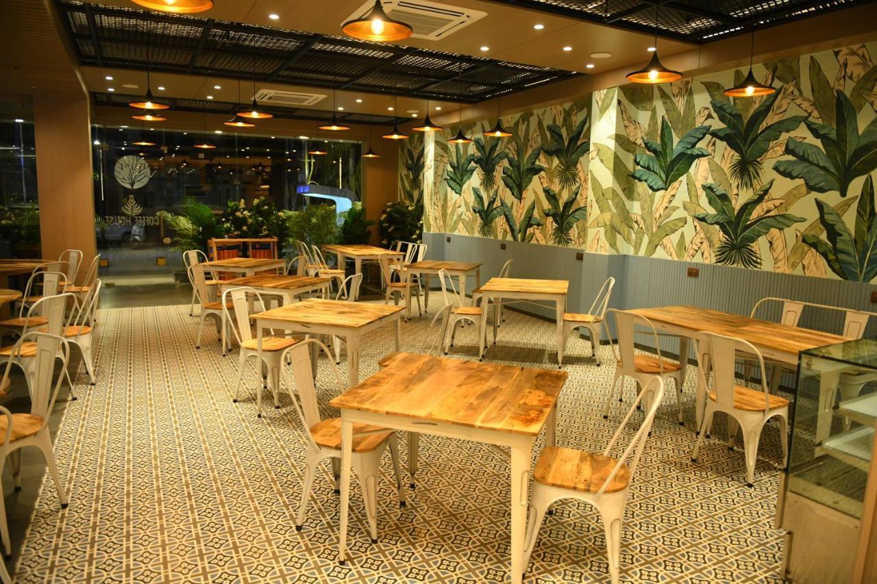 Hotel Blueivy Ānand Εξωτερικό φωτογραφία