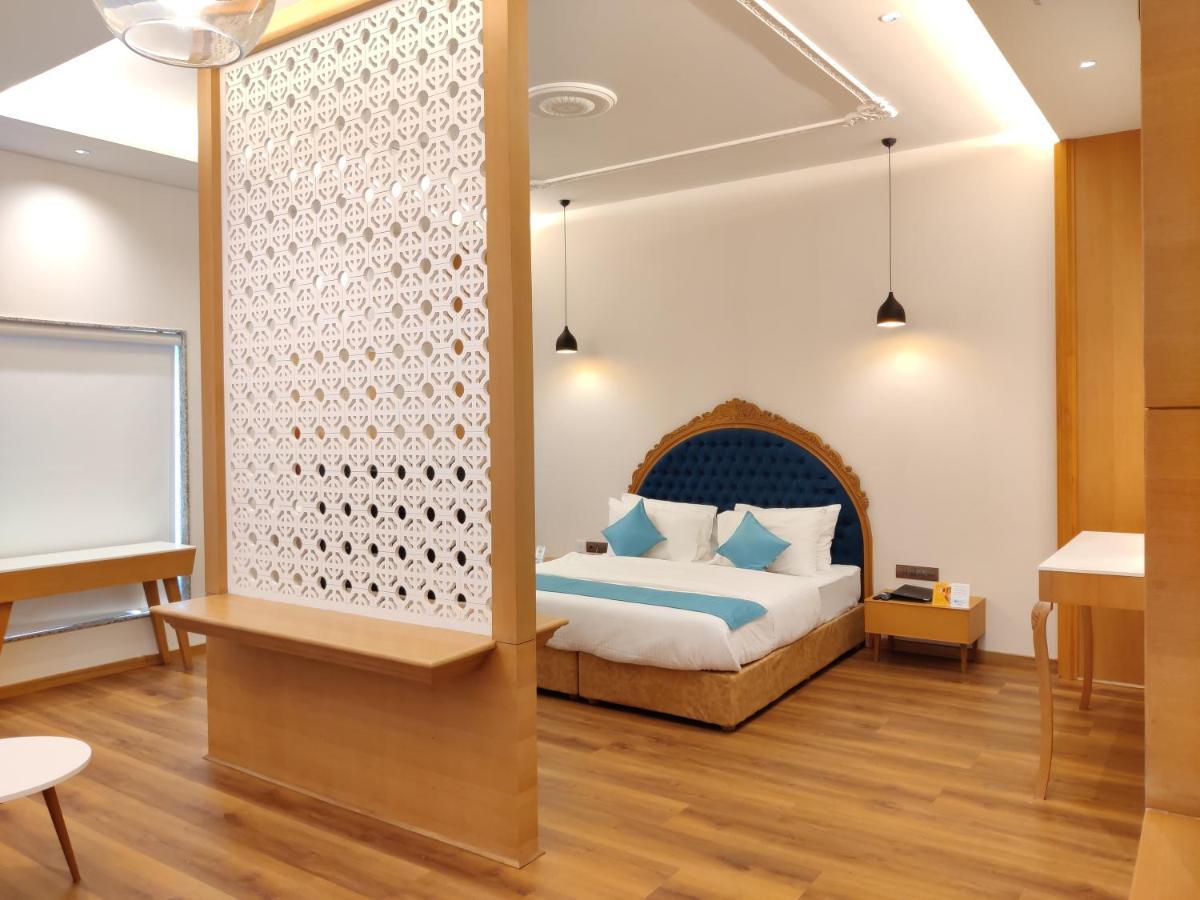 Hotel Blueivy Ānand Εξωτερικό φωτογραφία