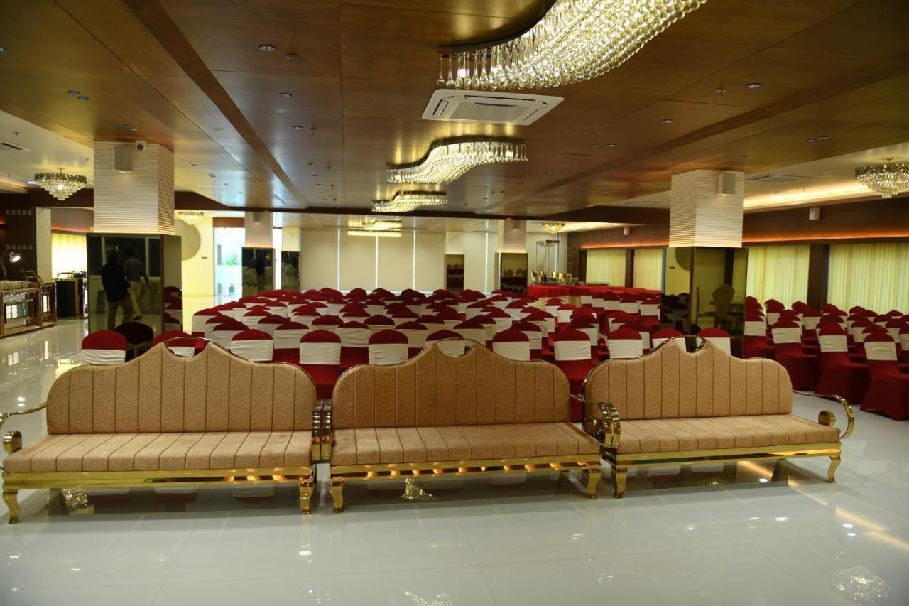 Hotel Blueivy Ānand Εξωτερικό φωτογραφία