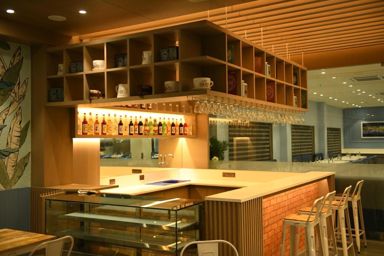 Hotel Blueivy Ānand Εξωτερικό φωτογραφία