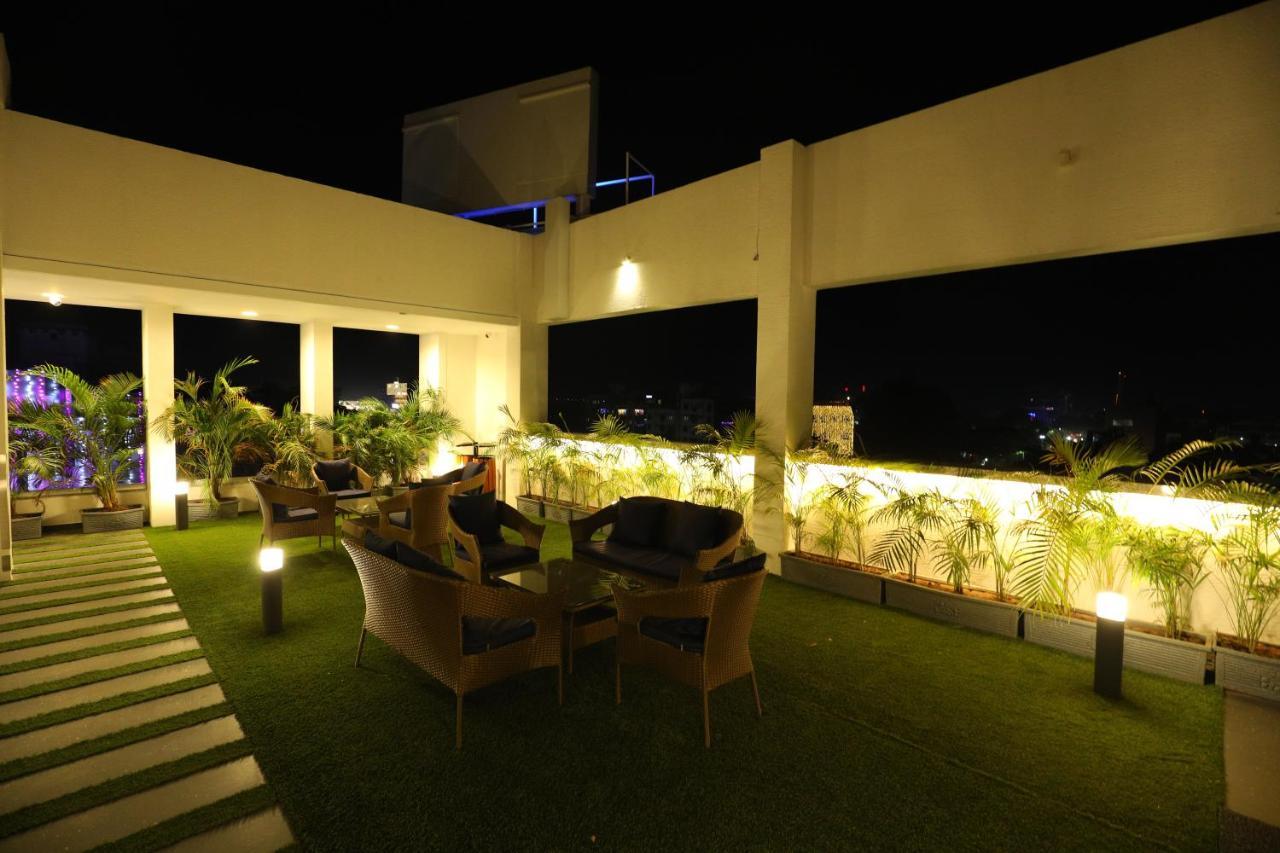 Hotel Blueivy Ānand Εξωτερικό φωτογραφία