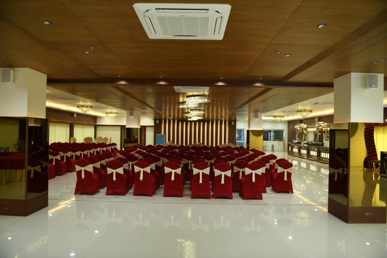 Hotel Blueivy Ānand Εξωτερικό φωτογραφία