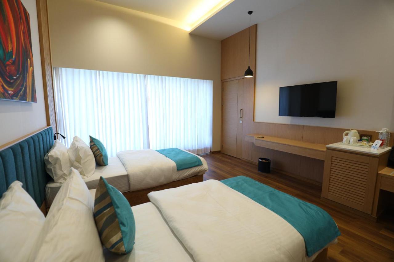 Hotel Blueivy Ānand Εξωτερικό φωτογραφία