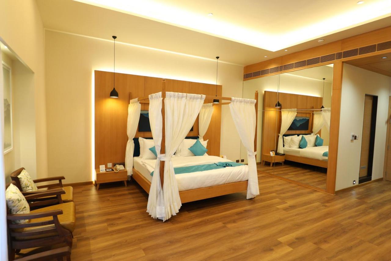 Hotel Blueivy Ānand Εξωτερικό φωτογραφία