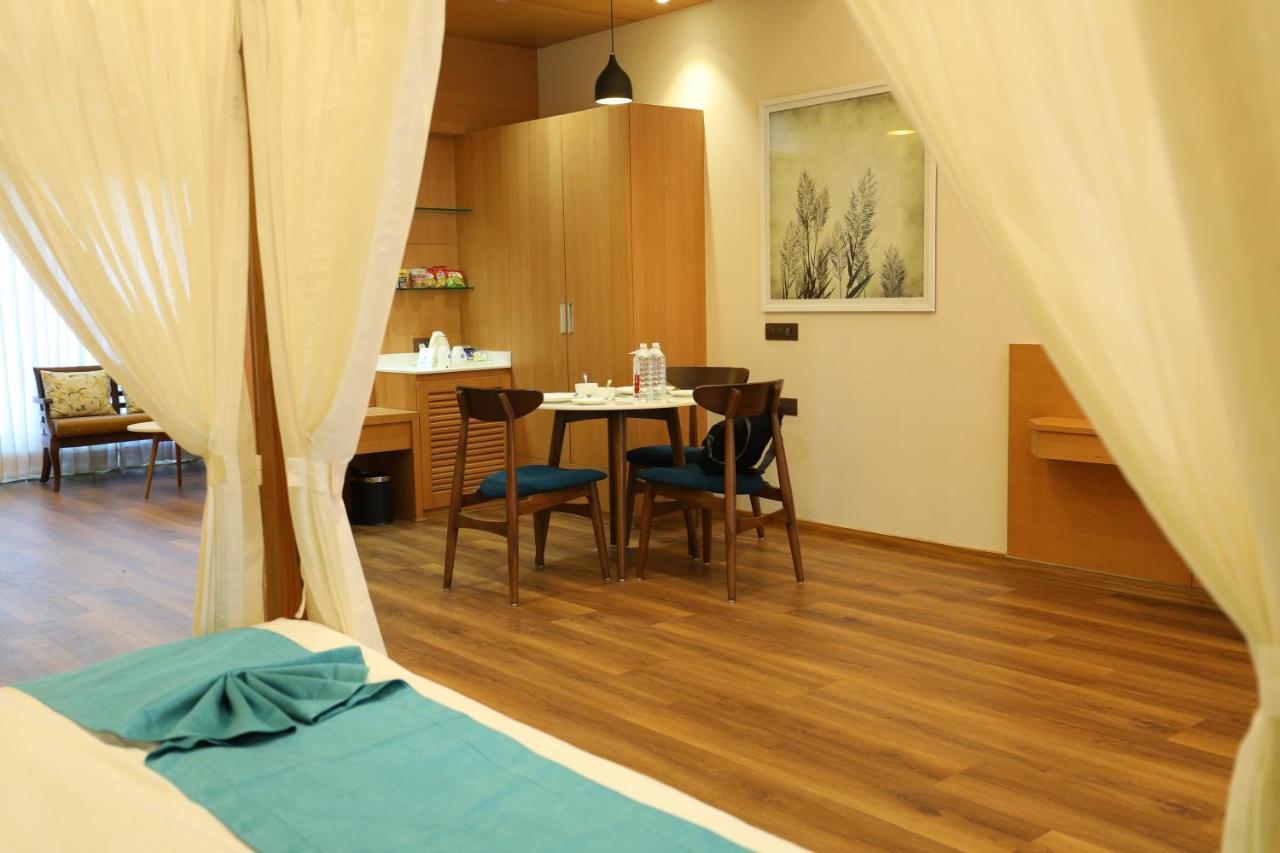 Hotel Blueivy Ānand Εξωτερικό φωτογραφία